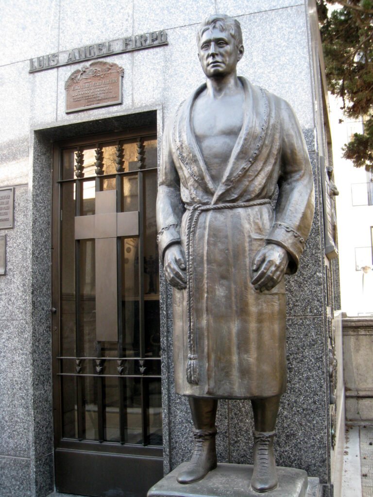 Cemitério-da-Recoleta-buenos-aires- Luis-Ángel-Firpo-Pugilista